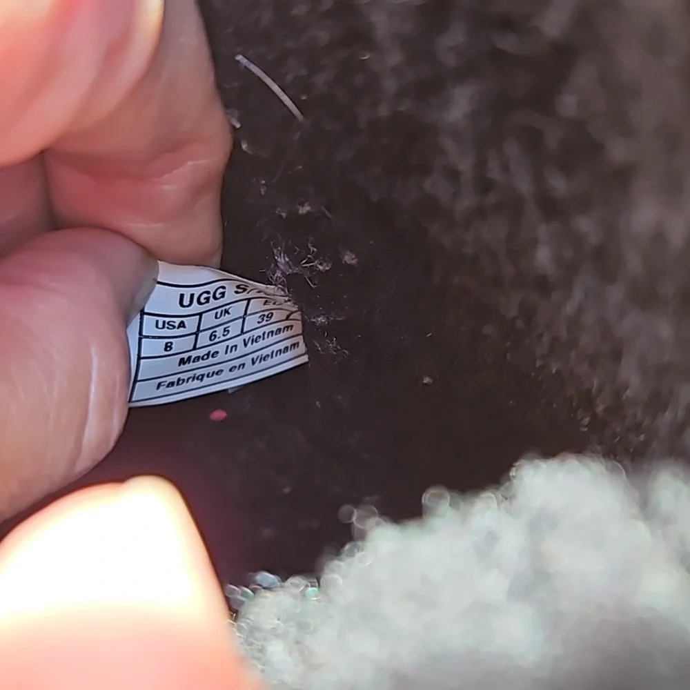 Ugg button boots - Picture 5 of 7